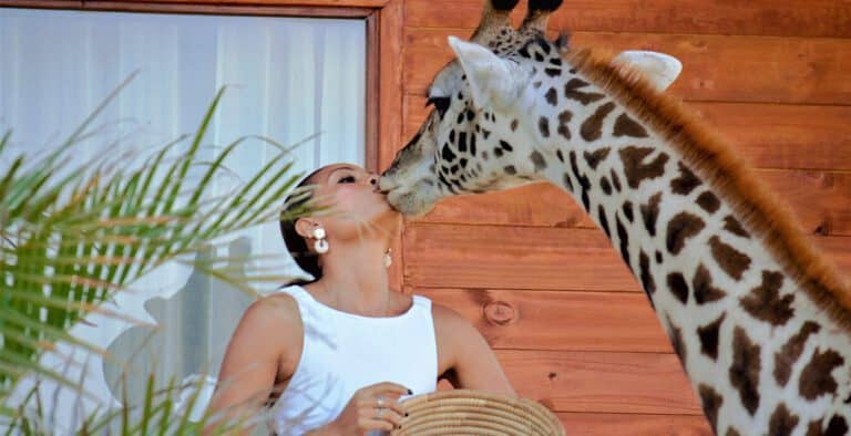 happy mother vnO0XVzC